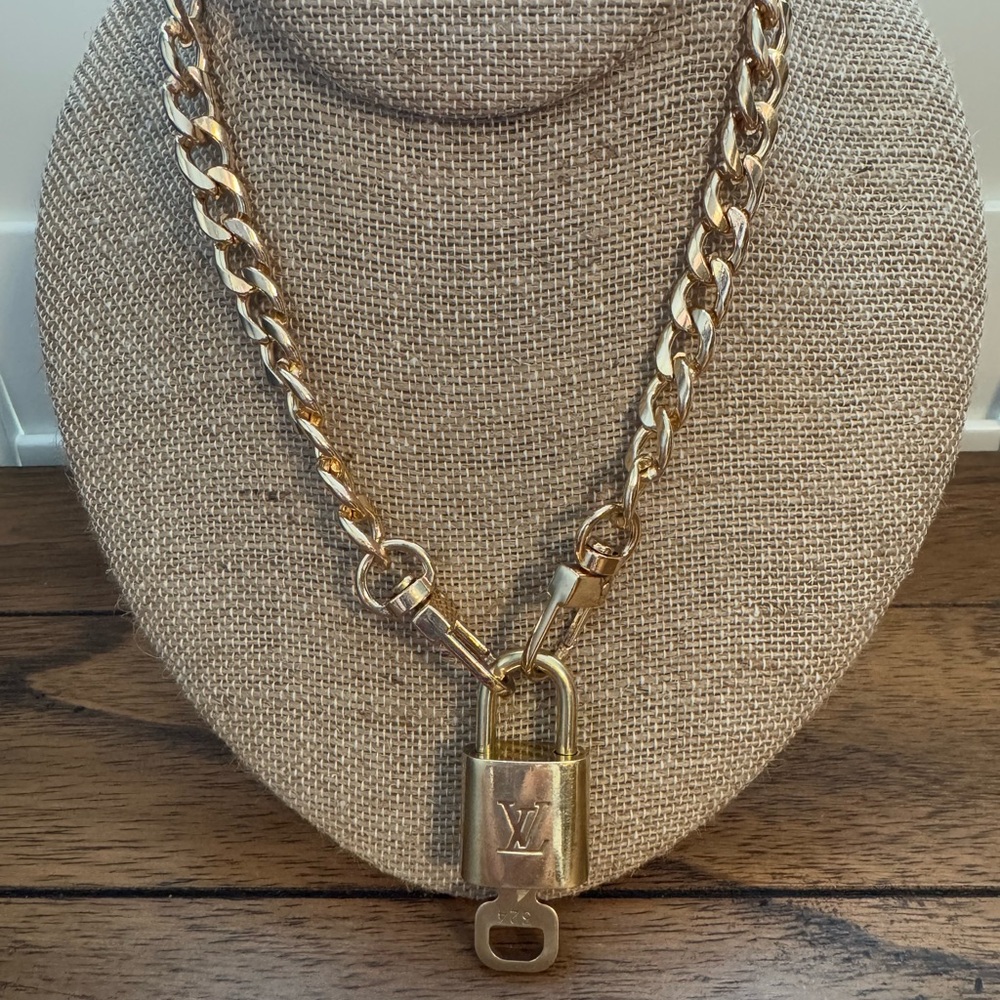 COPY - COPY - LV Lock & Key with chains included #324